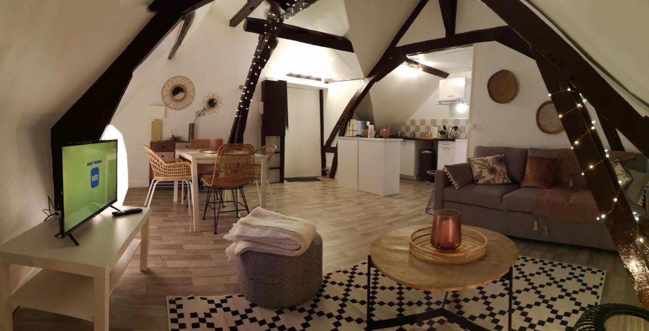 Logement Cosy Renove Au Pied De La Cathedrale Avec Climatisation Reims Exterior photo